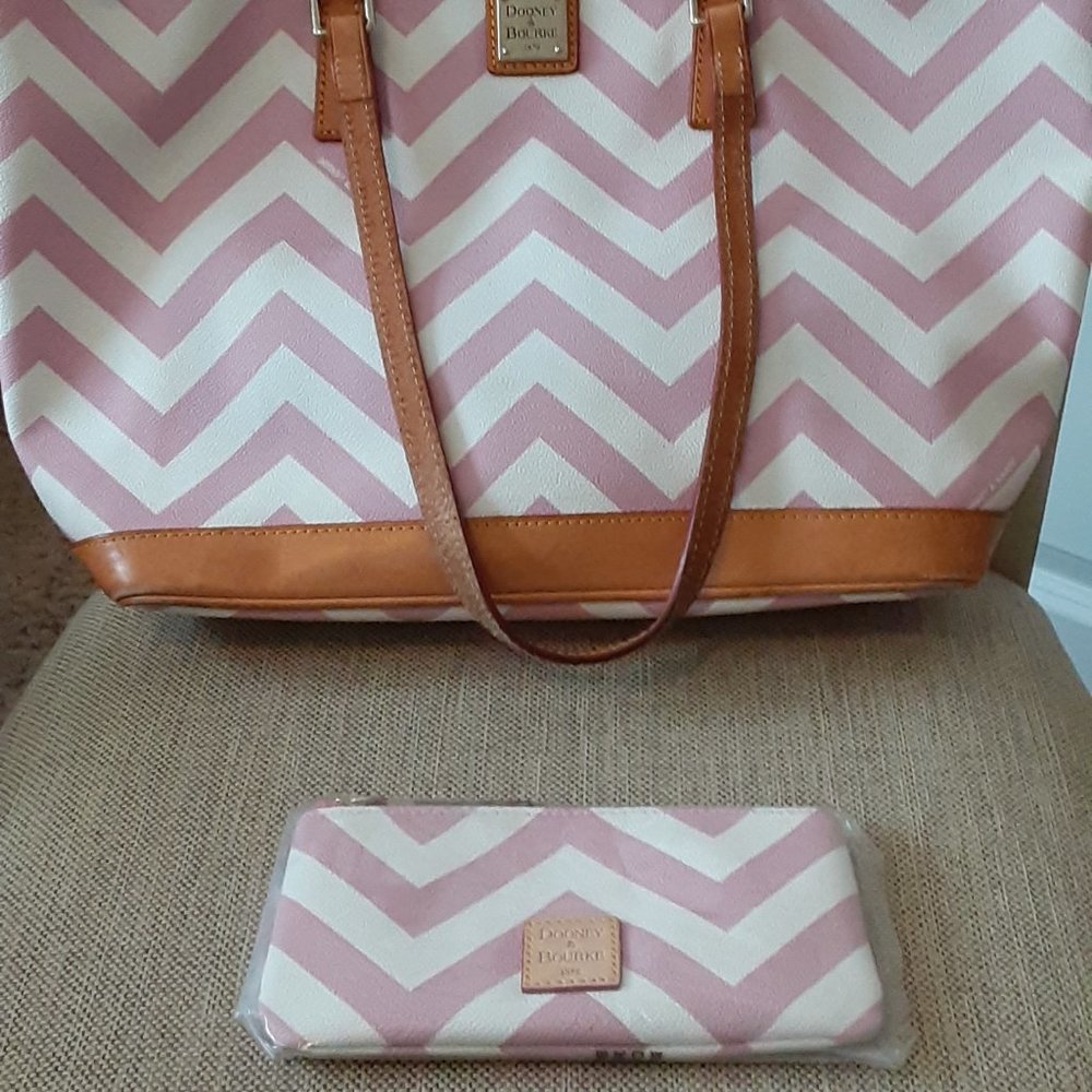 Coated Cotton Chevron Tote w/Accessories